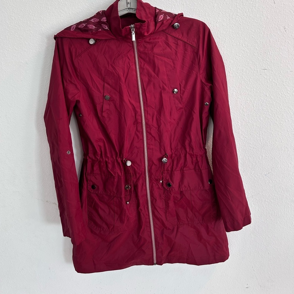 LC Waikiki Outerwear Women’s Rain Jacket Full Zip W Hood Wine Color
Size L